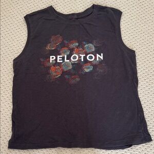EUC Peloton tank top
Size Small